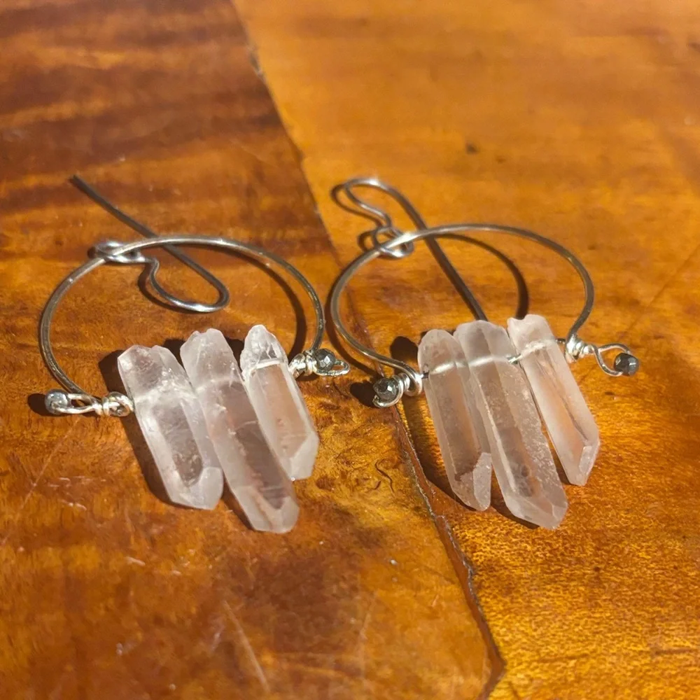 Chic Silver Quartz Hoop Earrings - Picture 2 of 4